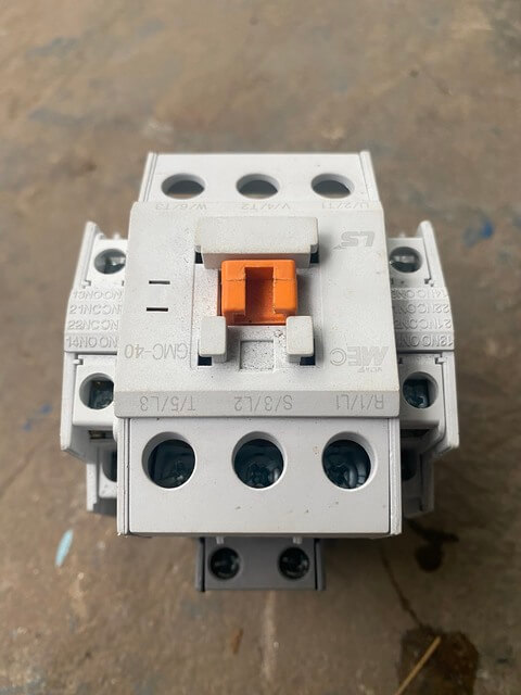 cuon-hut-van-dien-tu-contactor